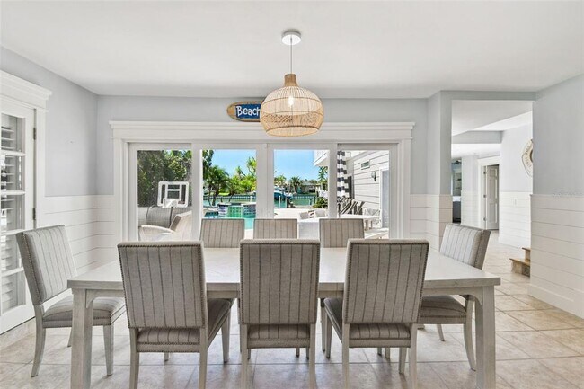 Building Photo - 2822 W Vina Del Mar Blvd