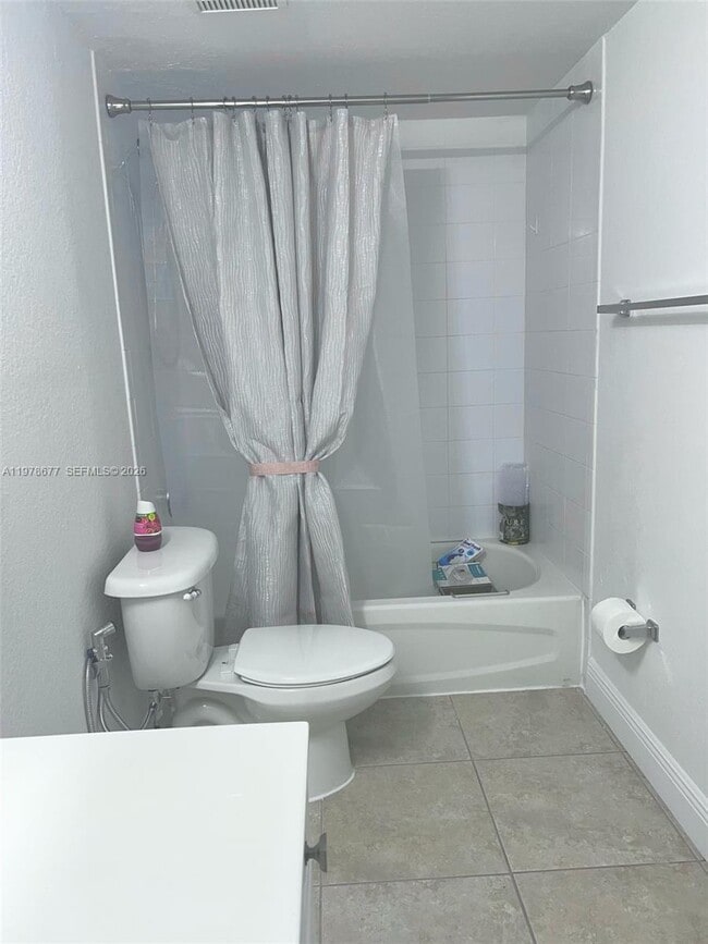 Building Photo - 5221 Geneva Ct