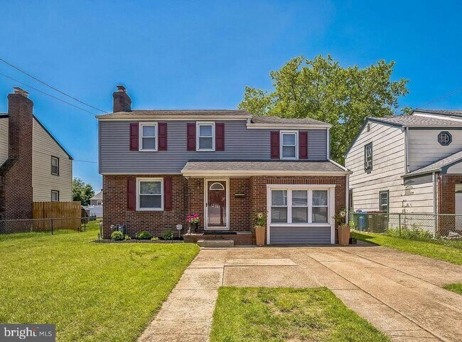 Building Photo - 742 Arndt Ave