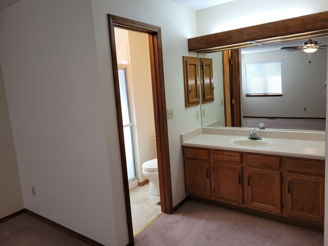 Building Photo - 8155 Tulip Tree Ct
