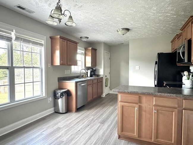 Building Photo - 591 Copper Creek Dr