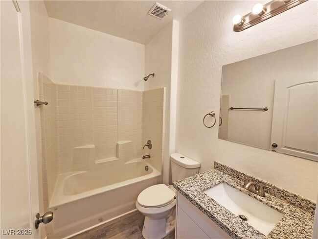 Building Photo - 1111 Sixshooter Ave