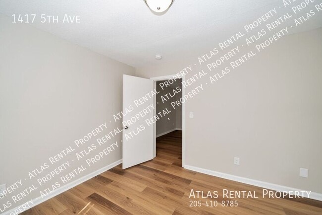 Building Photo - 1417 5th Ave