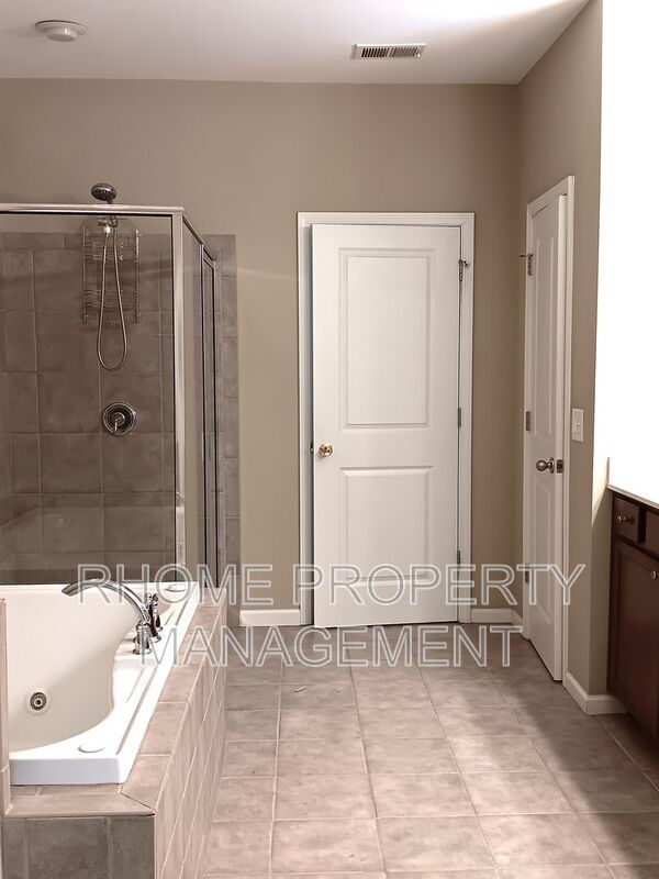 Building Photo - 1145 Parktown Dr SW