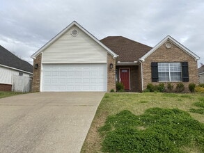 Building Photo - 572 Branchwood Ave