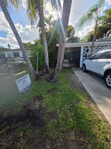 Building Photo - 2834 SW 37th Ave