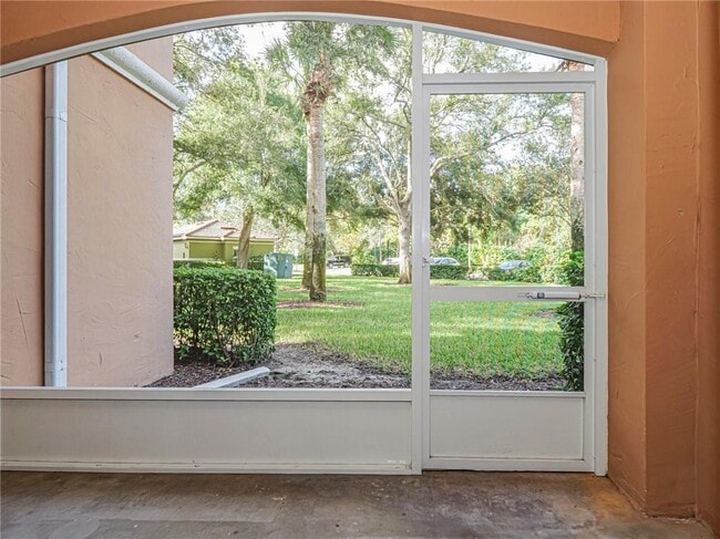 Building Photo - 5080 Fairways Cir