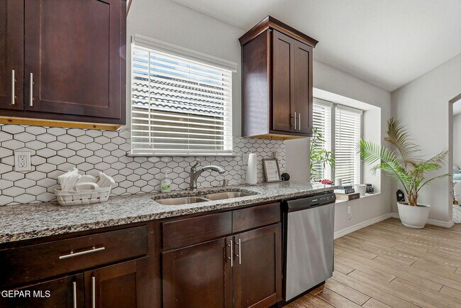 Building Photo - 261 Penbridge Pl