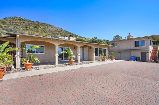 Building Photo - 31259 Bailard Rd