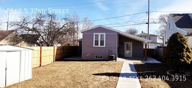 Building Photo - Beautiful 2 Bedroom Single Family Home