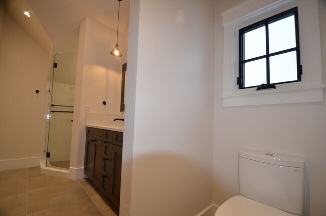 Building Photo - 300 Washington Rd