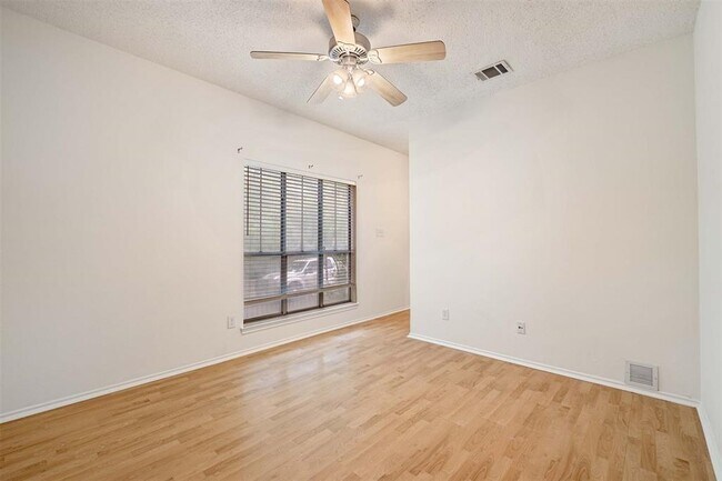 Building Photo - 2520 Quarry Rd