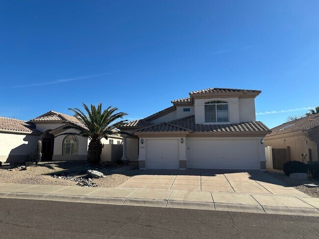 Building Photo - Gorgeous 4 bedroom Scottsdale home with POOL and 3 car garage