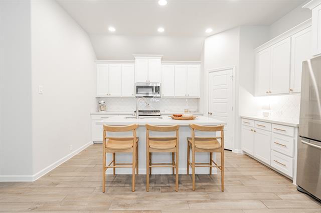 Building Photo - 5308 Tupper Ave