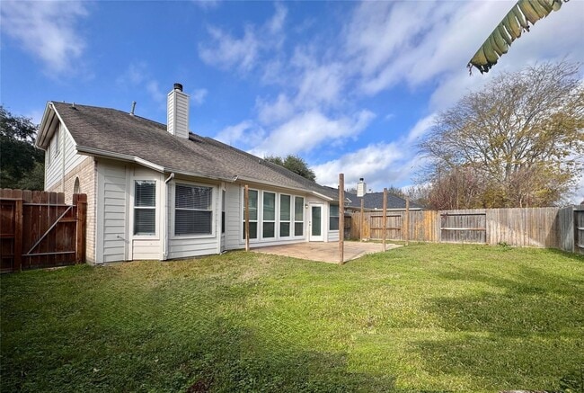 Building Photo - 10918 S Falls Terrace