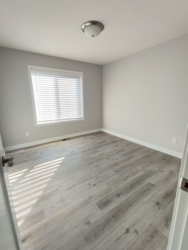 Building Photo - 2768 Clover Ridge Dr