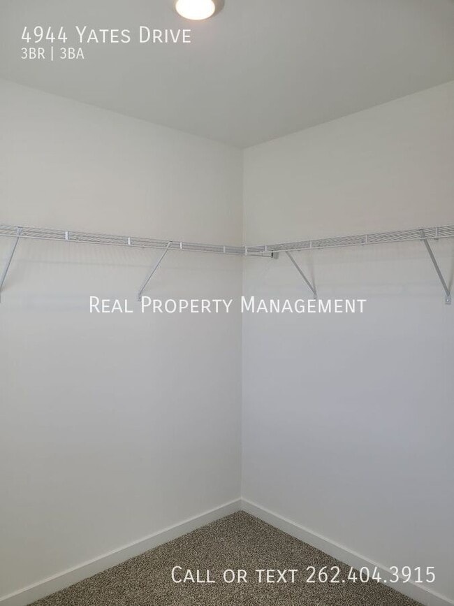 Building Photo - 4944 Yates Dr