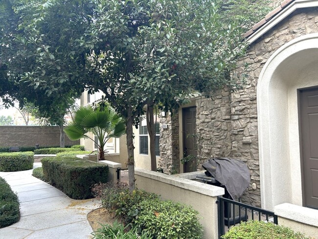 Isidora Lane Eastvale, Ca (3 bed, 2.5 bath) - Isidora Lane  Eastvale, Ca (3 bed, 2.5 bath)