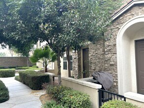 Building Photo - Isidora Lane  Eastvale, Ca (3 bed, 2.5 bath)