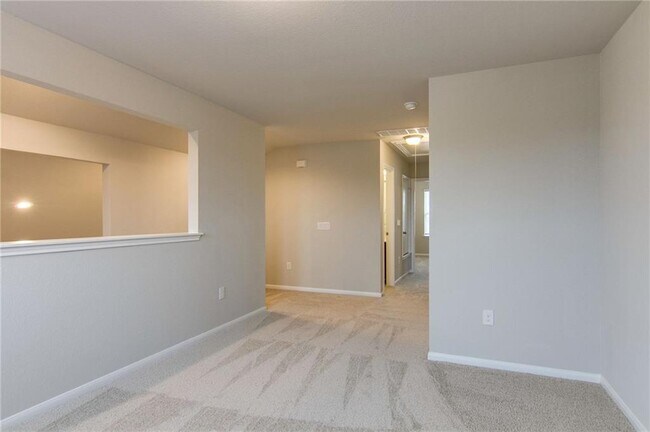 Building Photo - 6916 Ranchito Dr