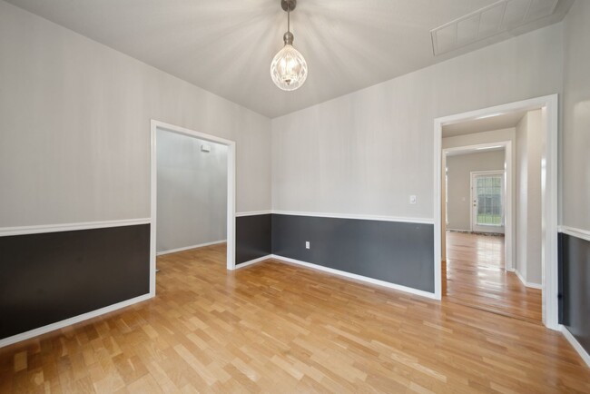 Building Photo - Remodeled 2 story in desired Stone Mill Br...