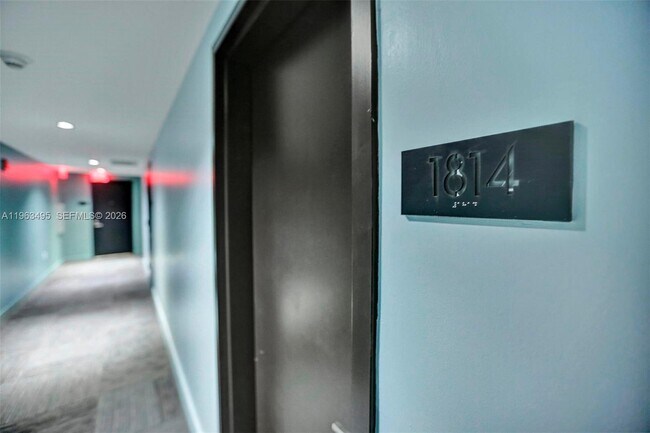 Building Photo - 121 NE 34th St