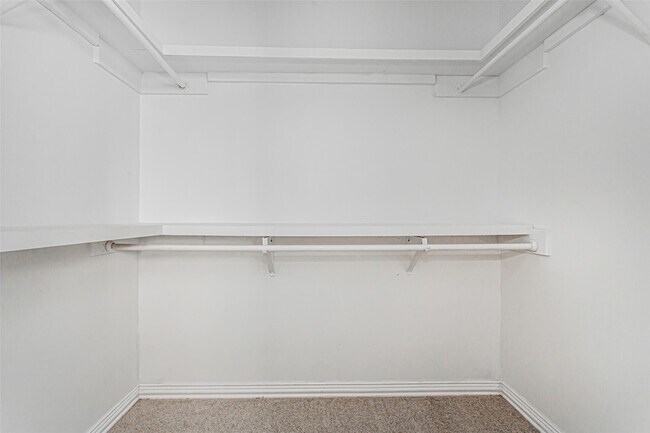 Building Photo - 4931 Junius St