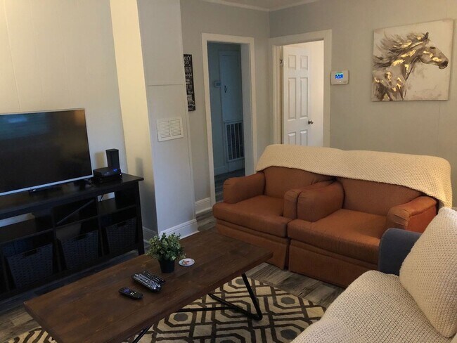 Building Photo - 1219 Brookwood Dr