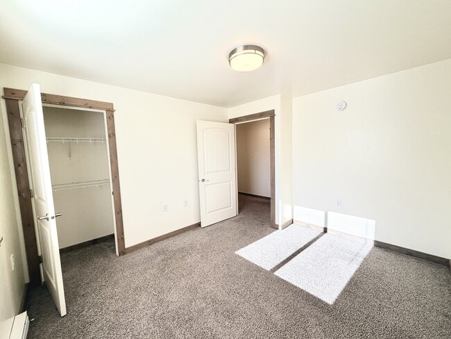 Building Photo - 901 Gibbon St