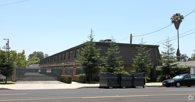 Primary Photo - Monrovia Apartments
