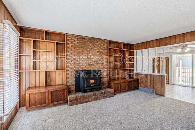 Building Photo - 2407 S Dawson Way