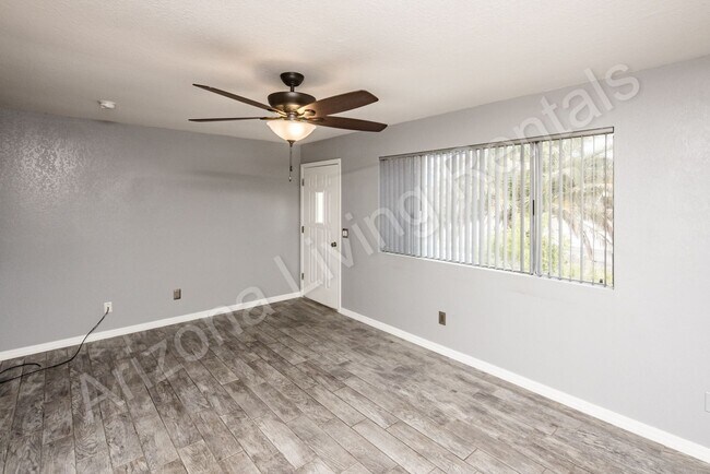 Building Photo - POOL HOME WITH CASITA