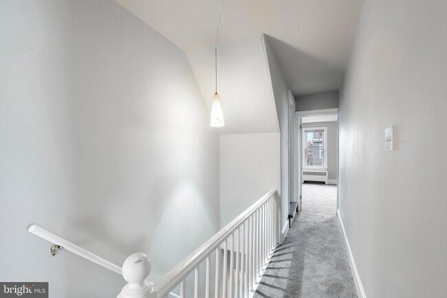 Building Photo - 243 Conover St