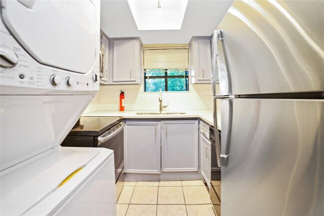 Building Photo - 3506 Speedway