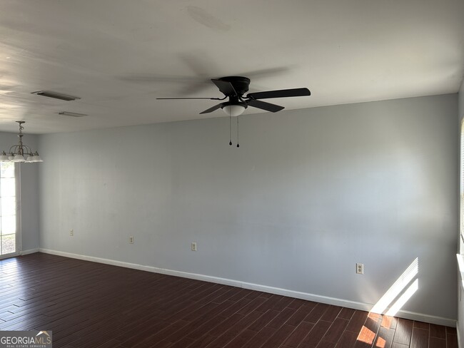 Building Photo - 542 Chateau Cir