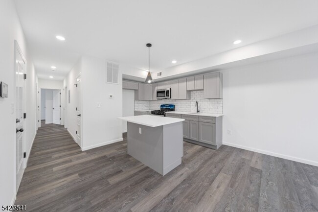 Building Photo - 324 Second St