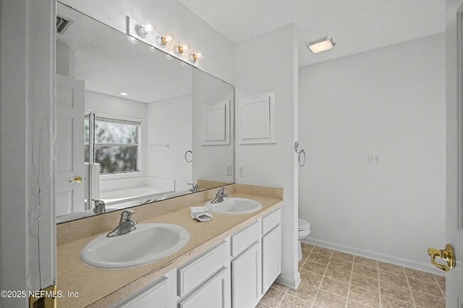 Building Photo - 1290 Ardmore St