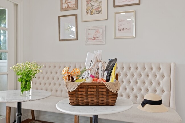 Building Photo - 1476 Crestline Dr