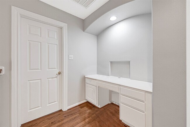 Building Photo - 8619 Arranmore Ln