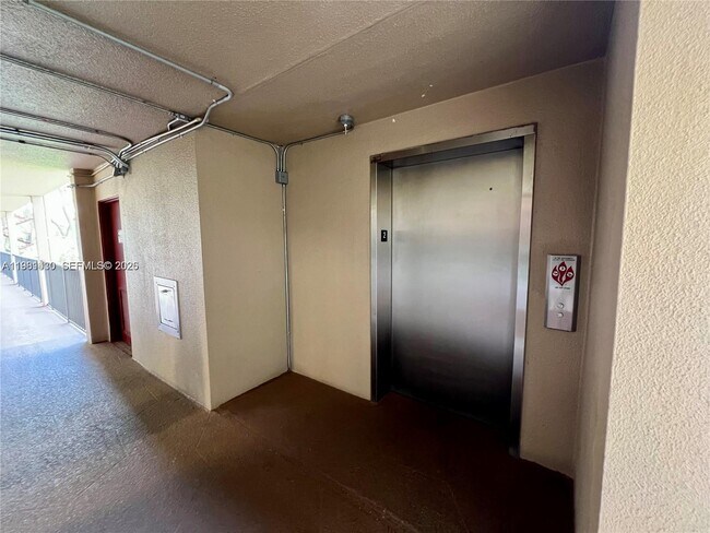 Building Photo - 850 SW 133rd Terrace