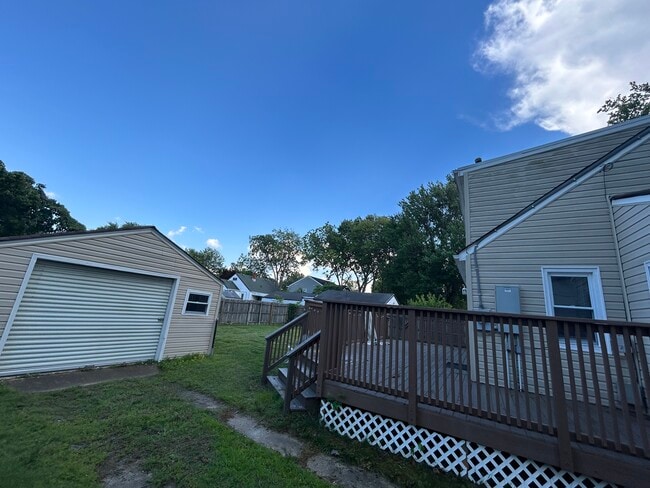 Building Photo - 8458 Quincy St