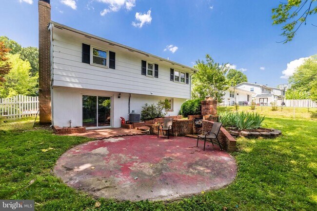 Building Photo - 4111 Hemingway Dr