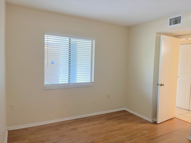 Building Photo - 1054 Lotus Cove Ct