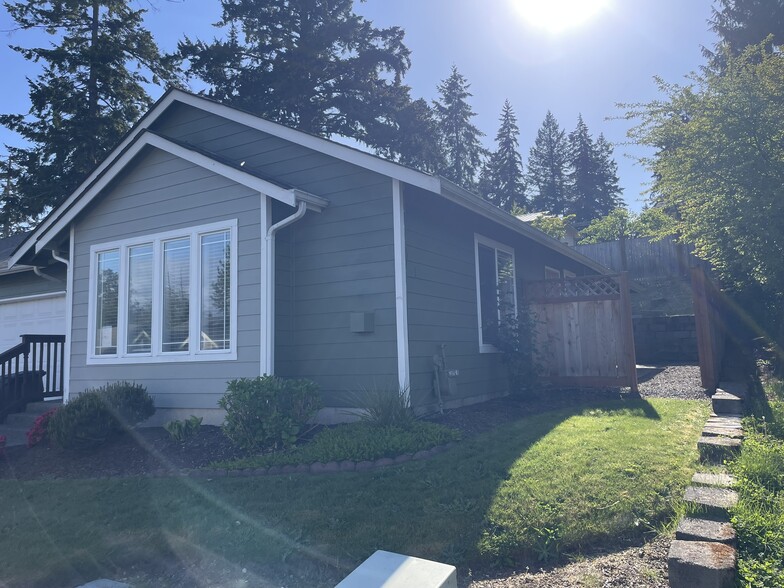 Building Photo - 1482 Estate Pl