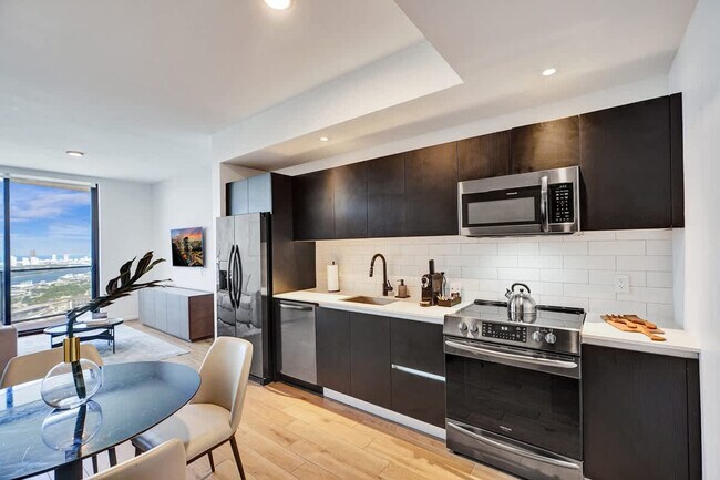 Building Photo - 398 NE 5th St