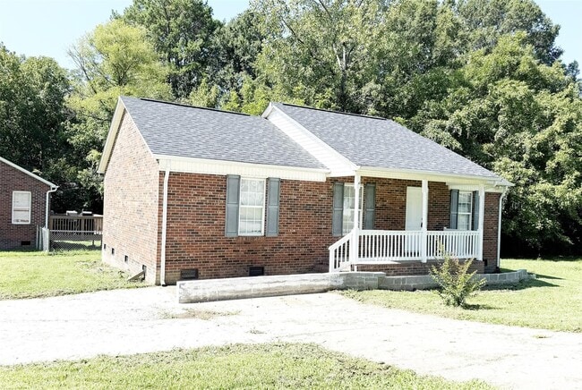 Building Photo - 527 E Carpenter St