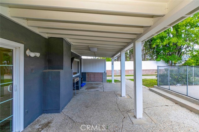 Building Photo - 10524 Canby Ave