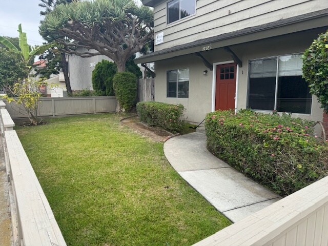 Building Photo - 2404 Curtis Ave