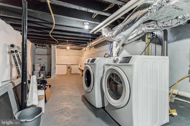 Building Photo - 2653 Jasper St