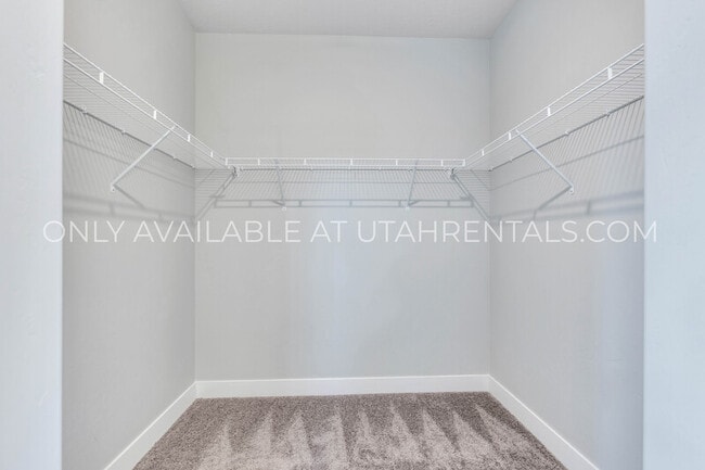 Building Photo - 13537 Commodus Dr